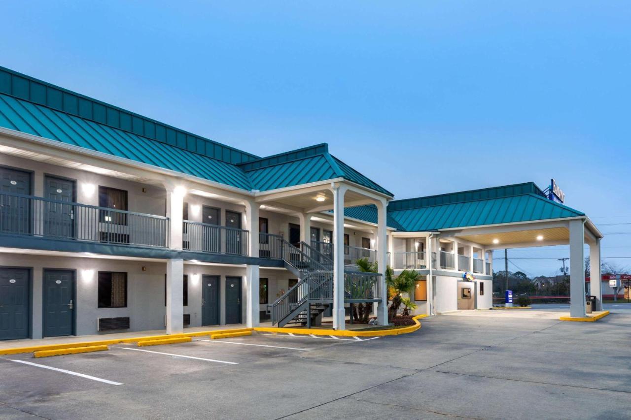 Baymont By Wyndham Biloxi - Ocean Springs Motel Exterior foto